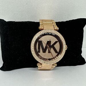 Michael Kors Parker MK5865 Women Rose Gold Analog Dial Quartz Wrist Watch NUL41